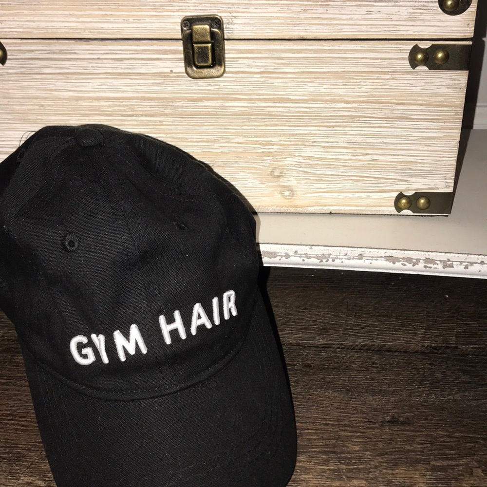 Cute hat to wear at the gym ;)